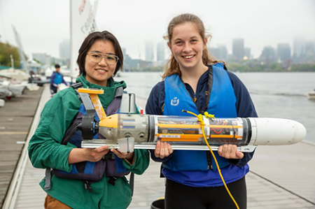 2.S01: Special subject invites first-year students to get their feet wet working with underwater vehicles